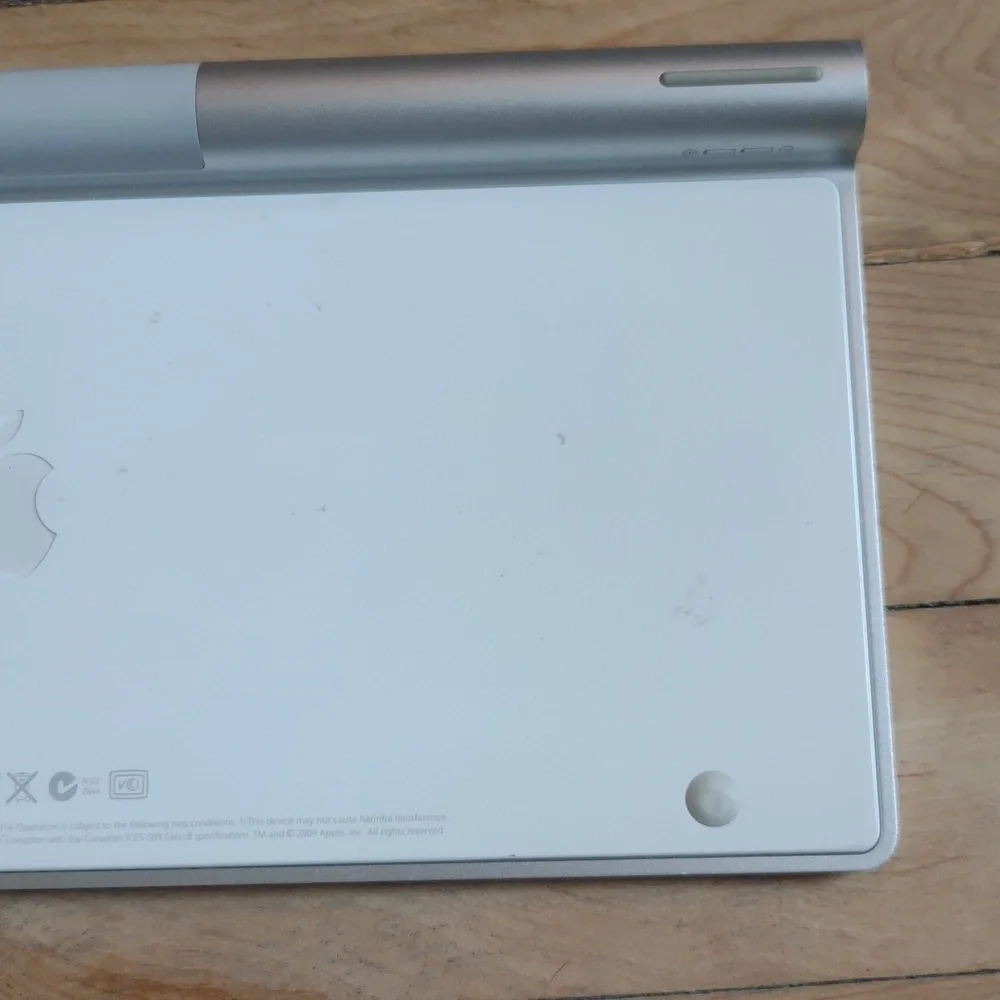 APPLE | Wireless Keyboard - Picture 5 of 7